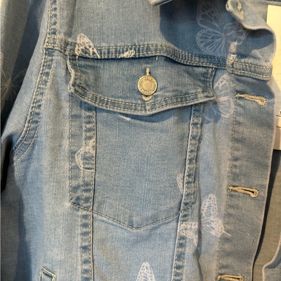 Denim Jacket NWOT With White Butterflies and Long Sleeves - Picture 8 of 12